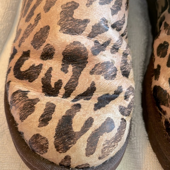 UGG Boots leopard size 8 - Picture 2 of 10